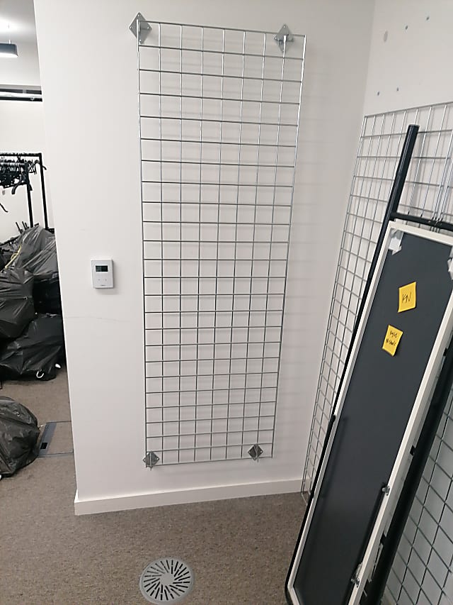 Wall mounted retail Gridwall tall