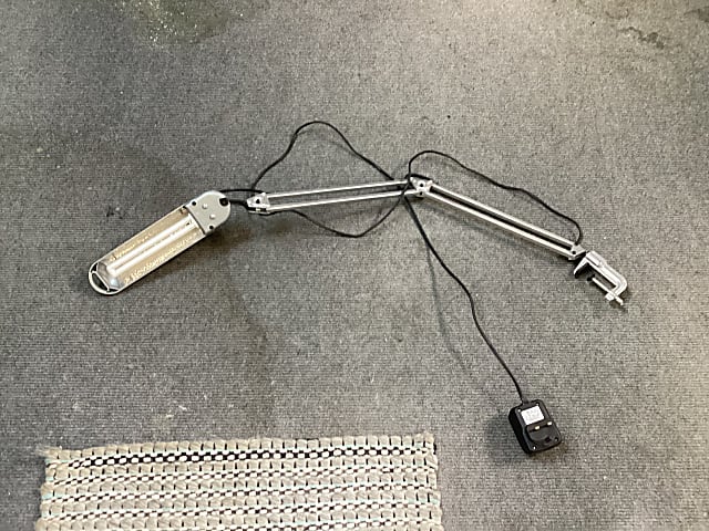 Desk lamp