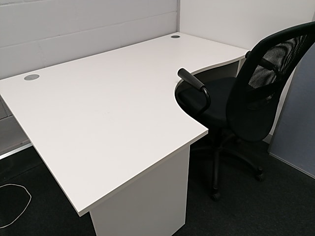 Corner desk