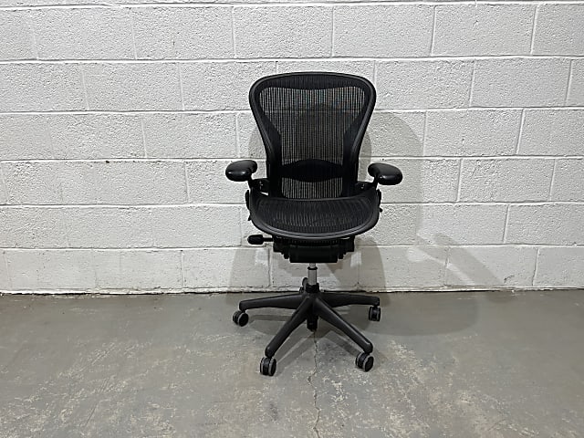 Herman Miller Aeron MK1 Size B 3 button lumbar support chair