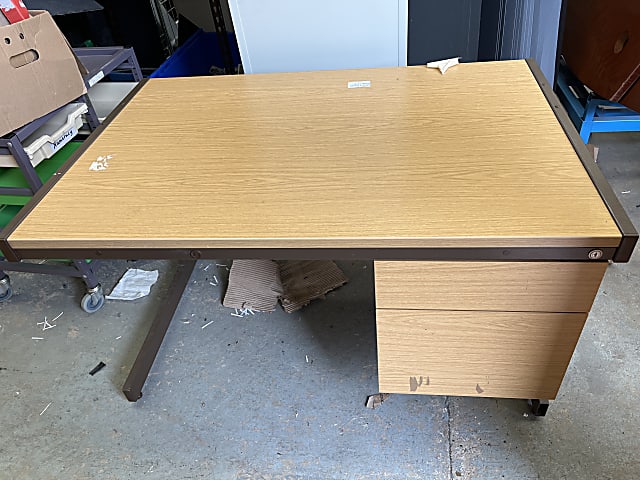 Desk with brown c legs