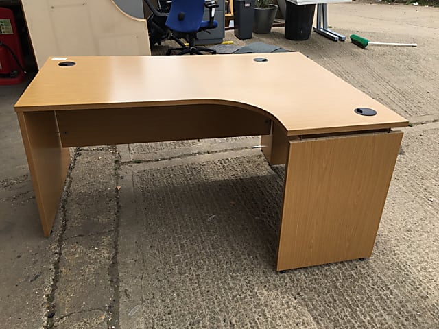 Right Corner desk