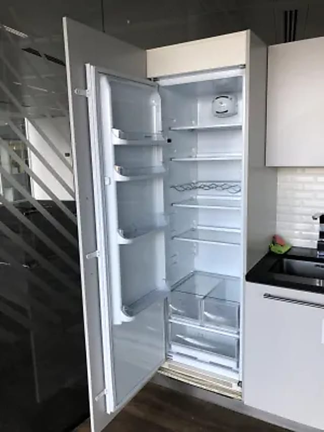 Fridge (integrated) 