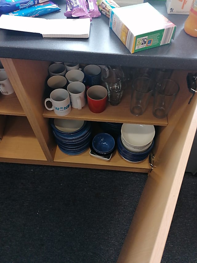 box of mugs