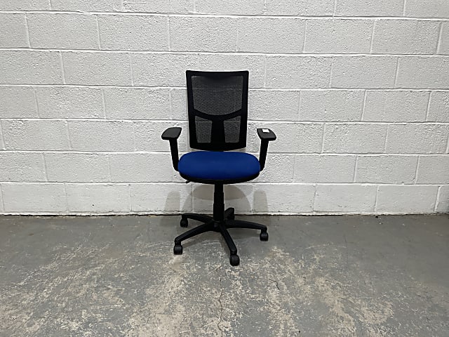 Lyreco blue office chair 