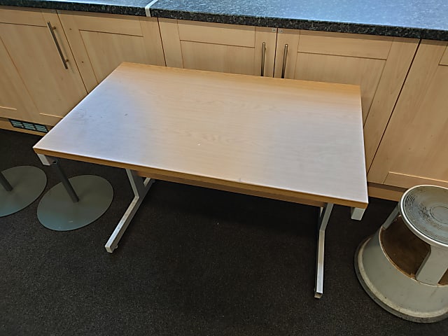 Single 1200 desk