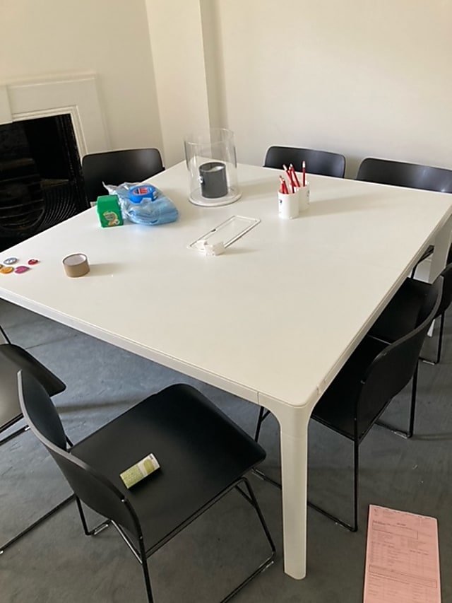 Ikea bekant Table