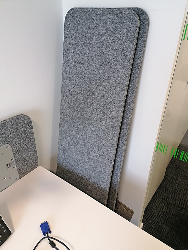 Desk divider