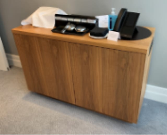 Credenza cabinet