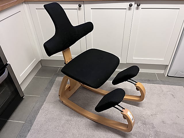 Peter Opsvik - Stokke - Thatsit (1991) Ergonomically shaped Rocking chair / Knee Chair