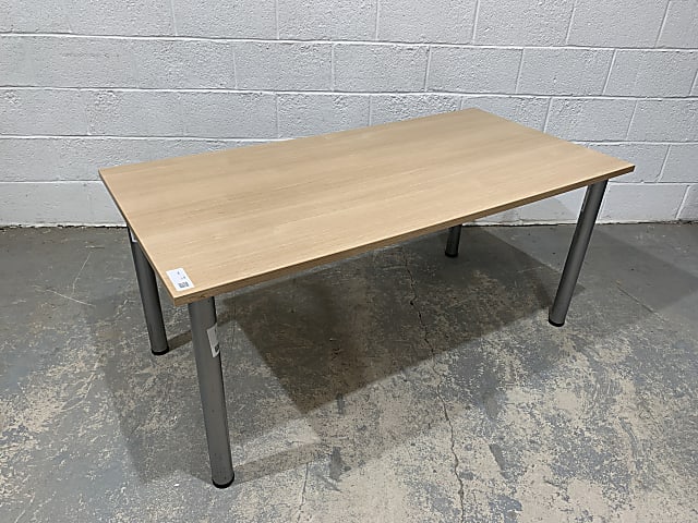 Table desk with screw in legs