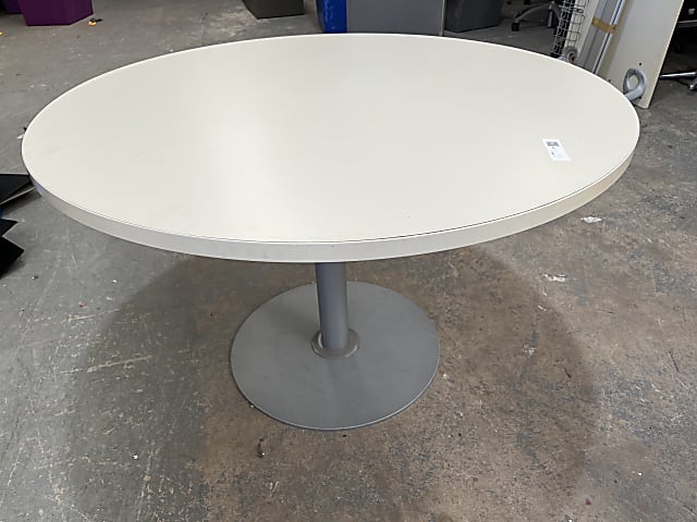 Large Round table 