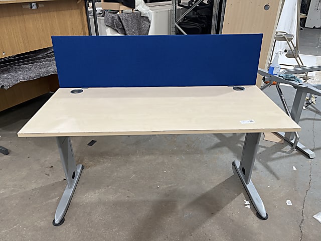 Desk with divider height adjustable legs 