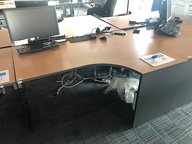 Right corner desk