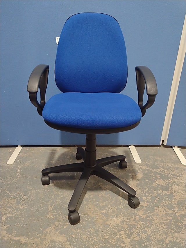 Lyreco operations chair 