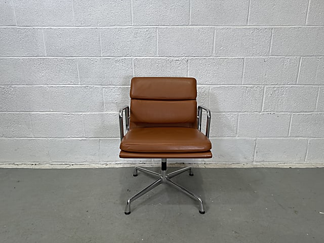 Vitra Eames Genuine soft pad EA208 tan leather swivel chair