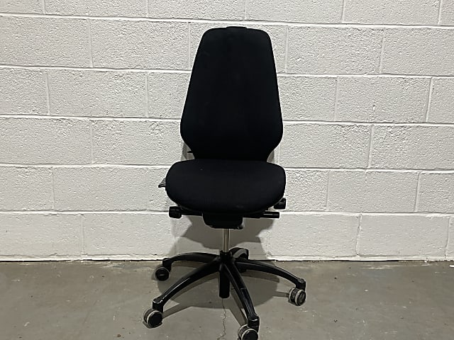 RH Logic 400 Chair 