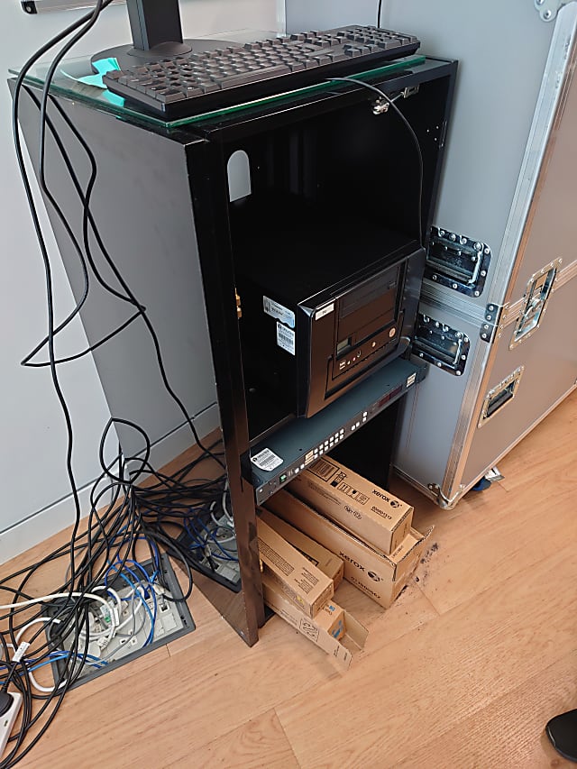 Digital cabinet 