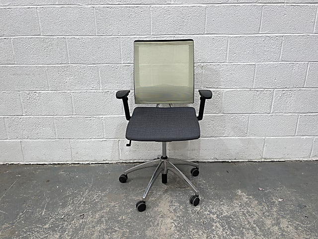 Green Sedus chair