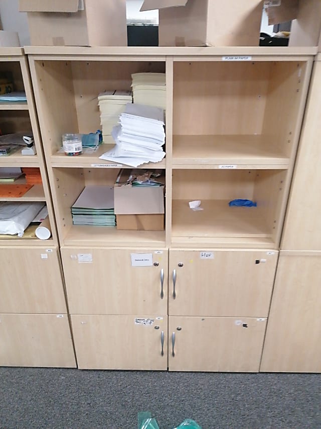 Cabinet with 4 lockers and 4 cubicles