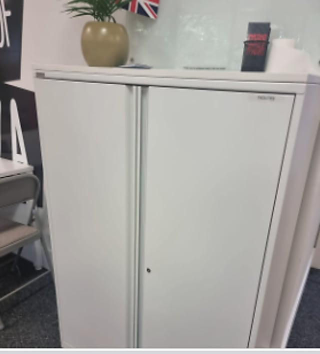 Metal cabinet