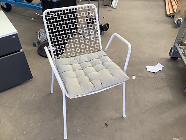 Metal stacking chair 