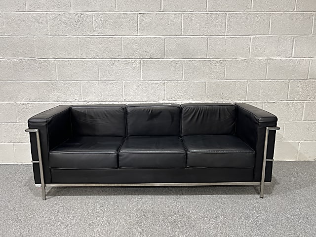 Black Leather Modernist Le Corbusier style sofa
