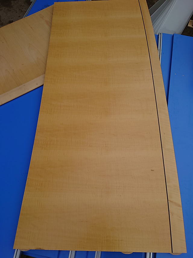 Desk top (large slightly curved)