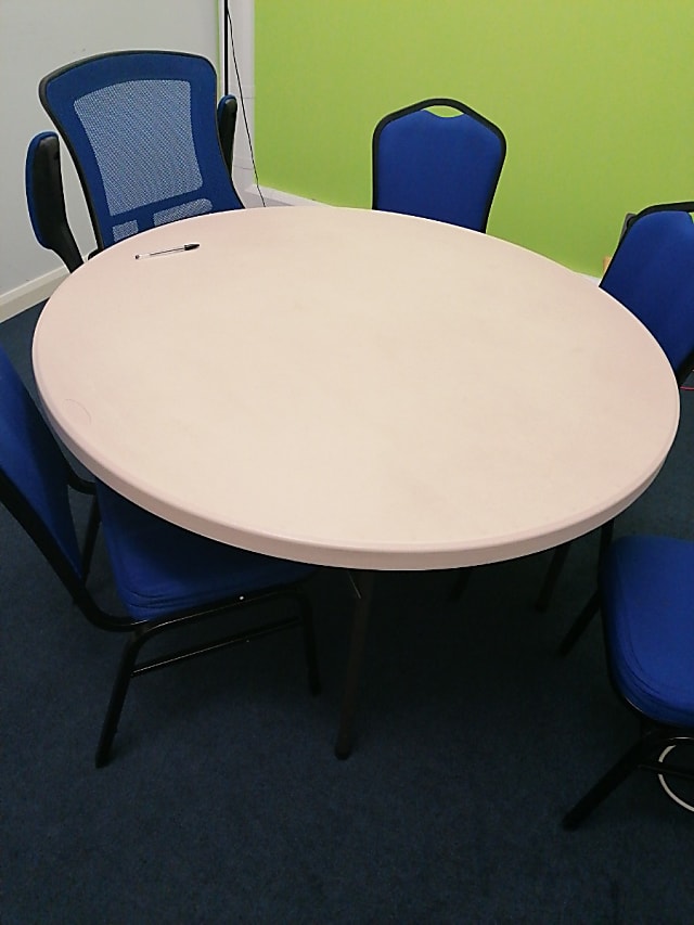 Plastic foldable Table