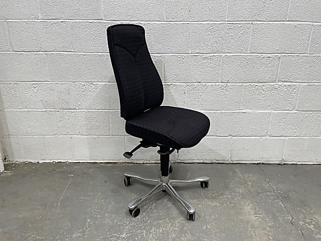 Black Kinnarps task operator office chair