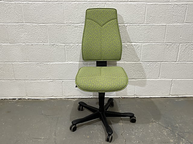 Kinnarps Green operator chair