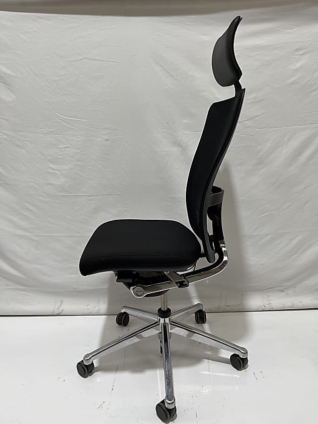 Haworth Zody System office operator chair with headrest