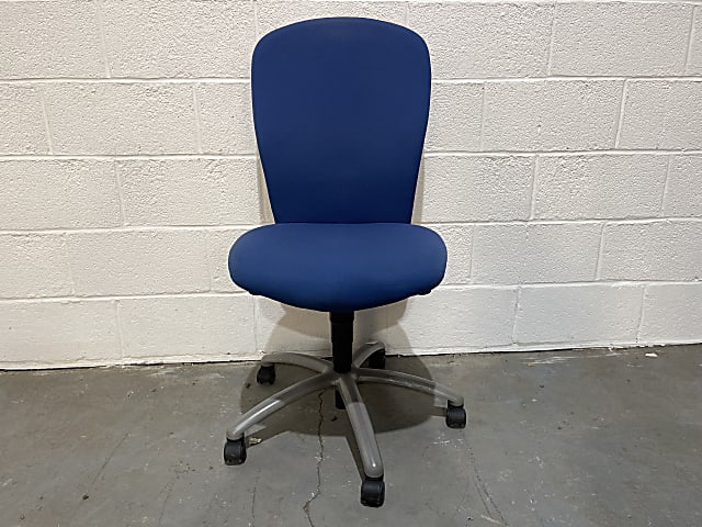 Giroflex blue office chair