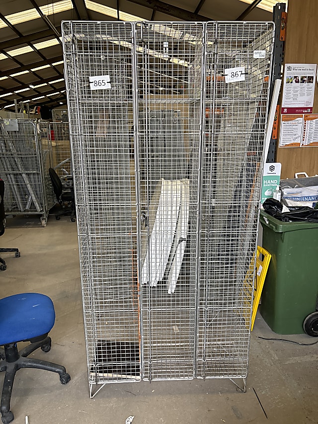 3 door wire locker
