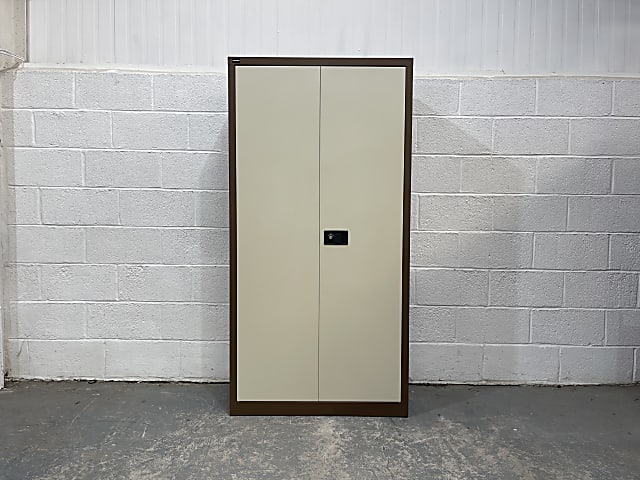 Metal cabinet