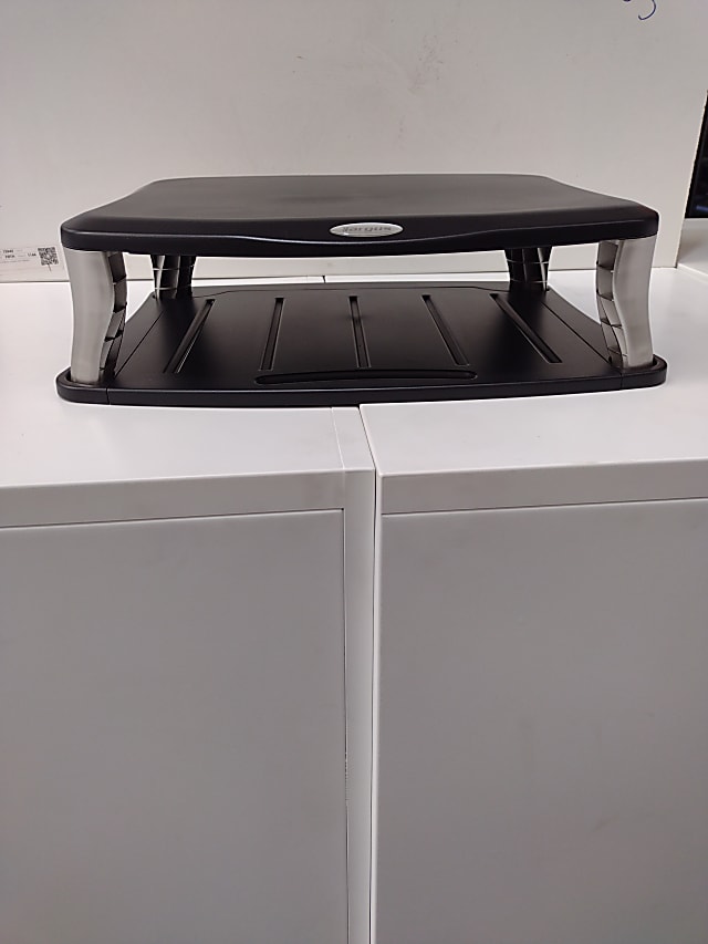 Short monitor stand