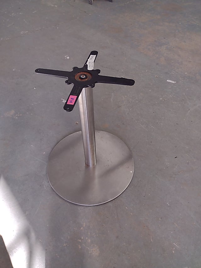 Metal round table legs