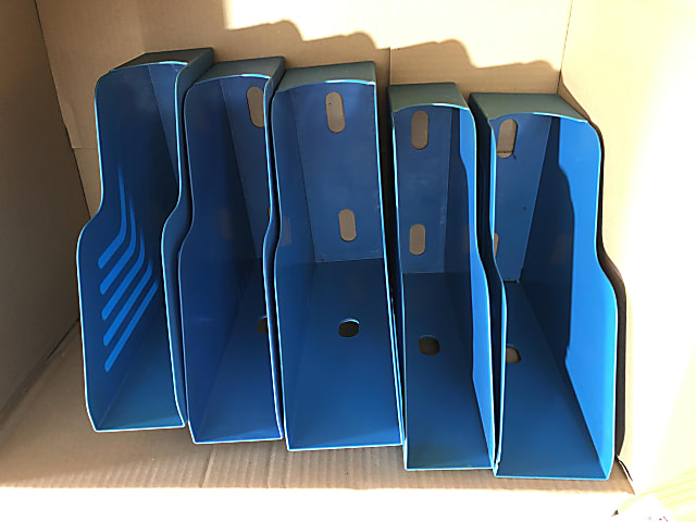 Lot of 5 a4 folder holders 