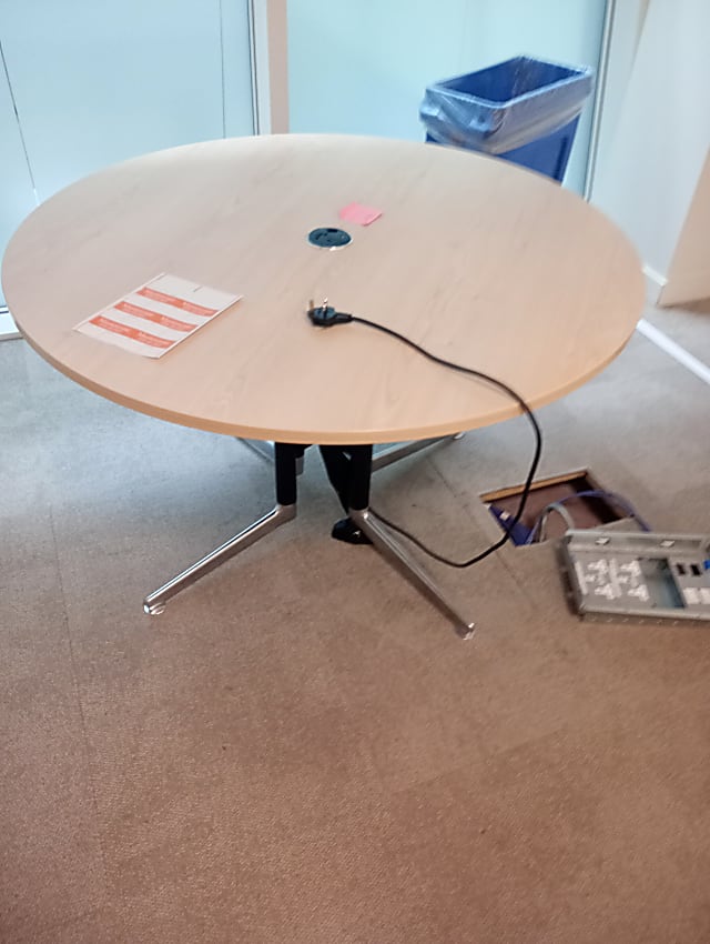 Round meeting table