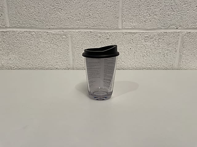 Small plastic cup with lid (box of 78)