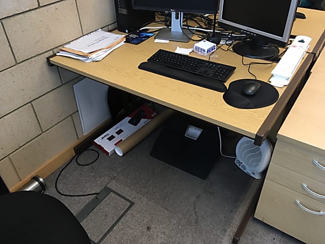 Office desk 140cm