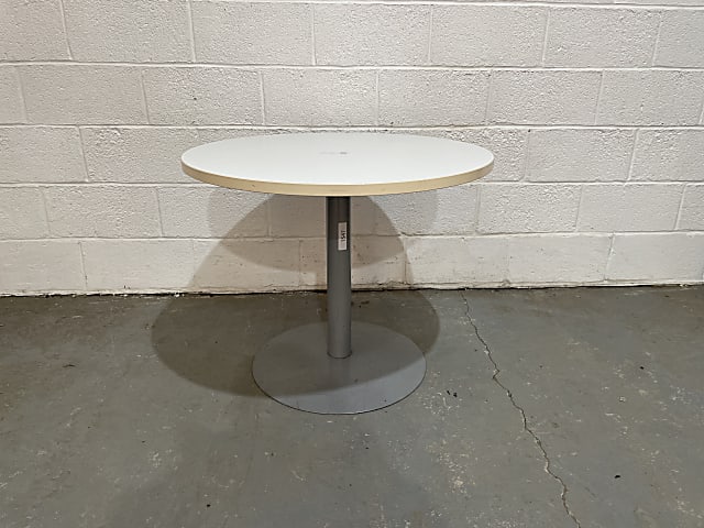 White round table 900mm wide