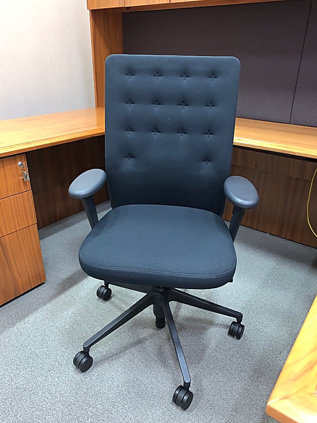 High back operator chair