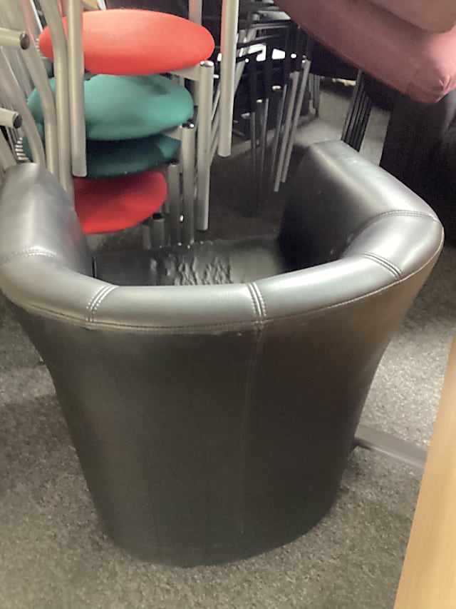 Leather tub chair