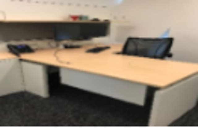 Office Style3 Desk Set-Up-1x1800/800  1000/800 L/H or R/H Return   Partition Screen   Shelf   Modesty Panel