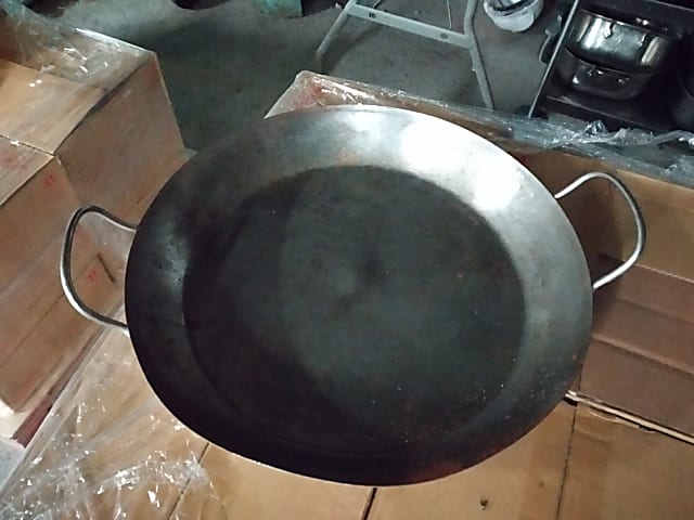 large round chef's pan x 4