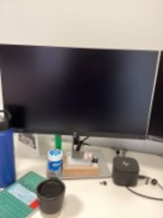 HP Monitor Screens and desk hubs