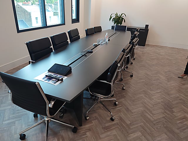 Nlarge meeting room table 