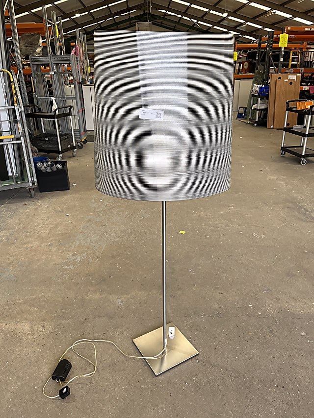 Floor lamp