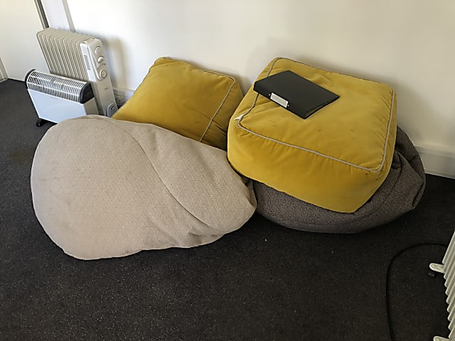 Pouffe cushion beanbag